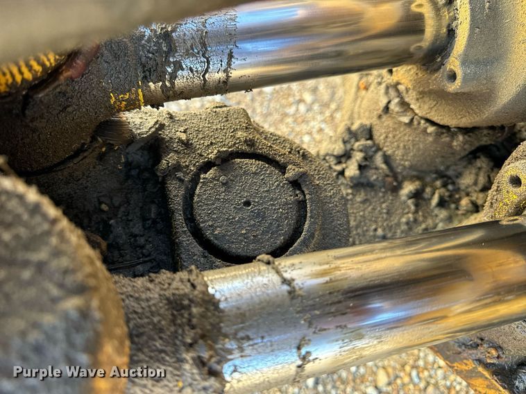 image for item NM9107 1999 New Holland 555E  backhoe