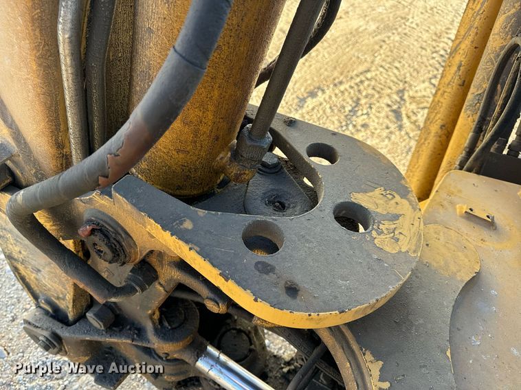 image for item NM9107 1999 New Holland 555E  backhoe