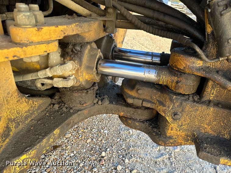 image for item NM9107 1999 New Holland 555E  backhoe