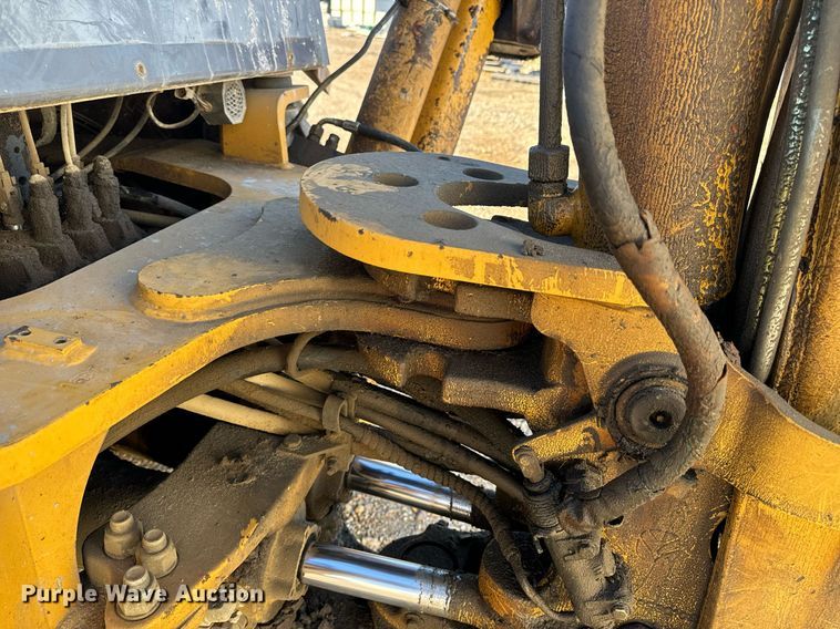 image for item NM9107 1999 New Holland 555E  backhoe