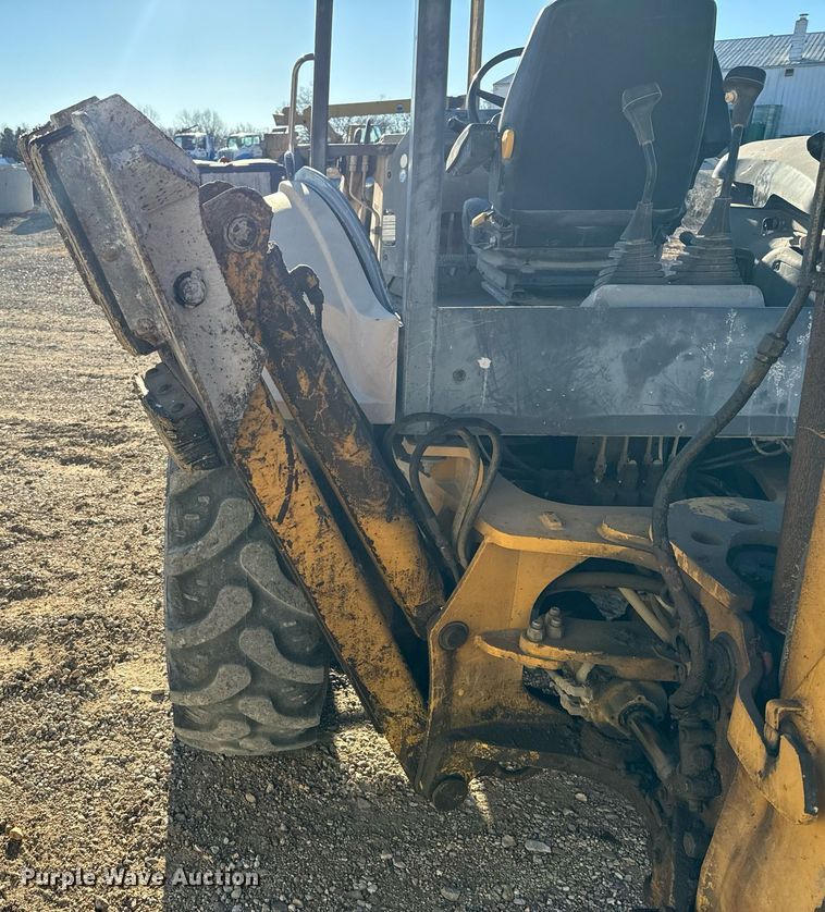 image for item NM9107 1999 New Holland 555E  backhoe