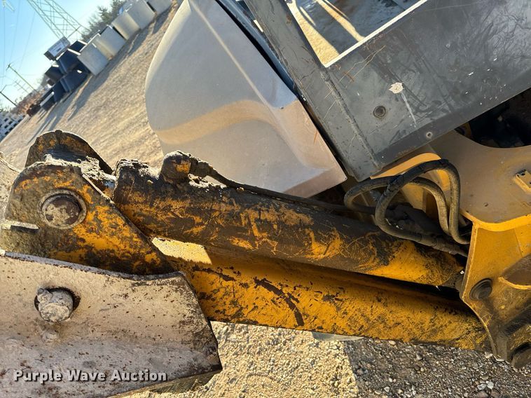 image for item NM9107 1999 New Holland 555E  backhoe