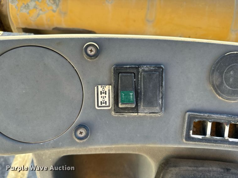 image for item NM9107 1999 New Holland 555E  backhoe