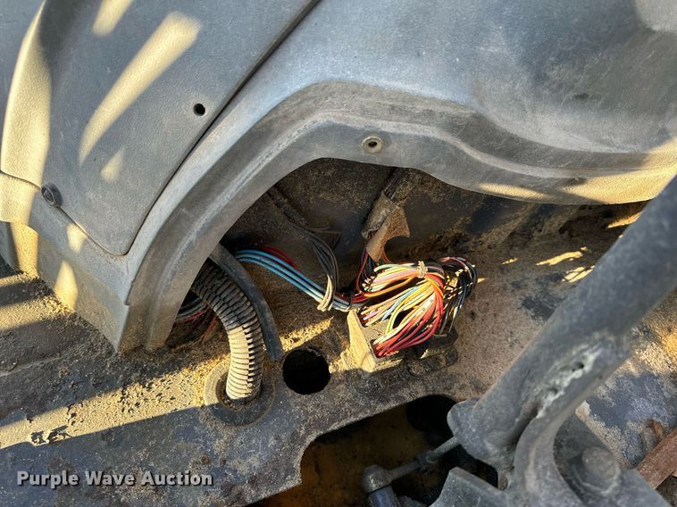 image for item NM9107 1999 New Holland 555E  backhoe