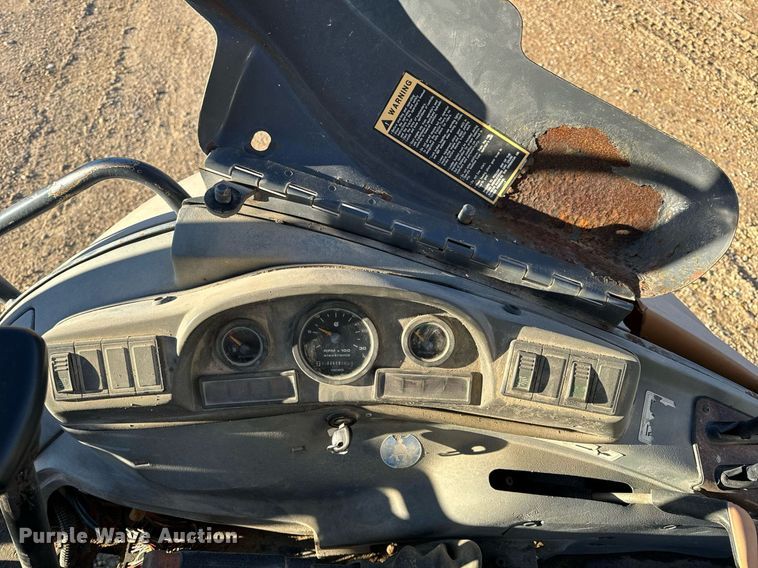 image for item NM9107 1999 New Holland 555E  backhoe