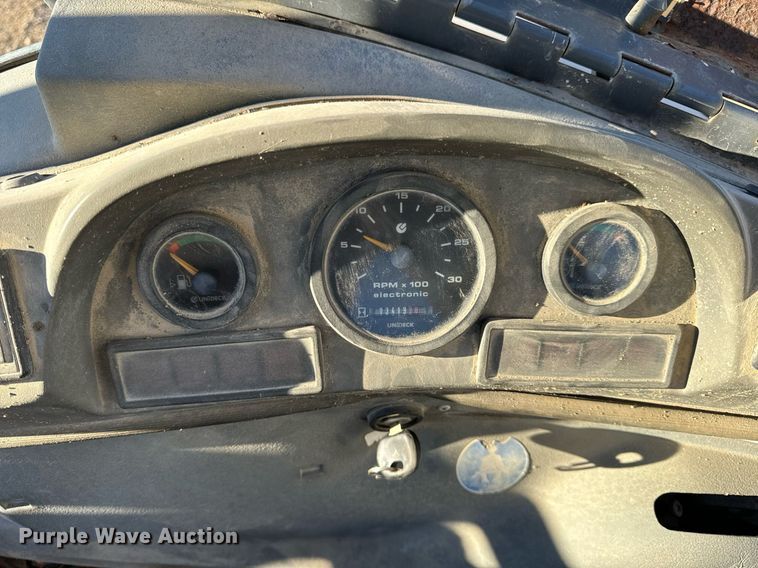 image for item NM9107 1999 New Holland 555E  backhoe