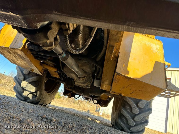 image for item NM9107 1999 New Holland 555E  backhoe