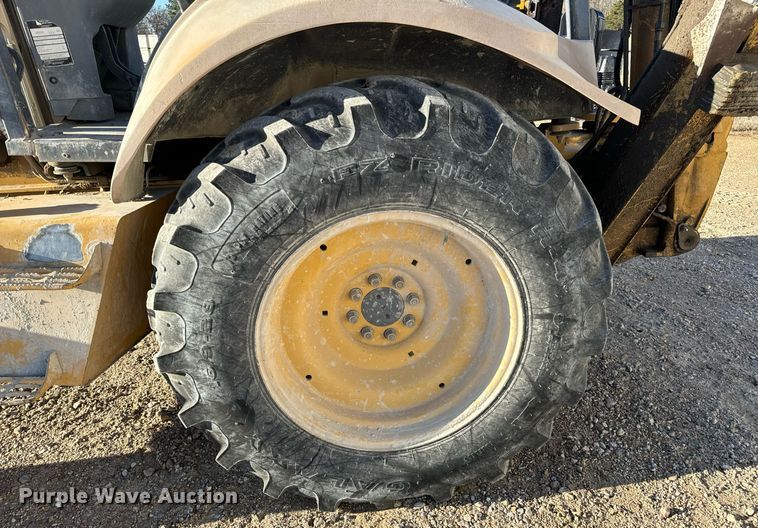 image for item NM9107 1999 New Holland 555E  backhoe