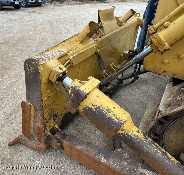 image for item NM9119 1964 Caterpillar D7E dozer