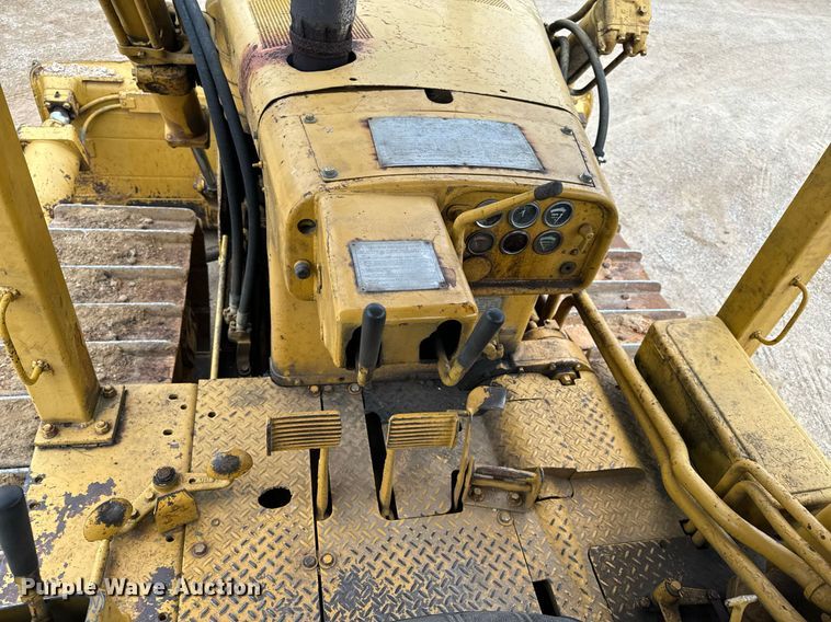 image for item NM9119 1964 Caterpillar D7E dozer