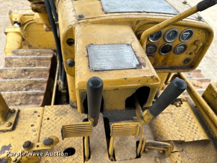 image for item NM9119 1964 Caterpillar D7E dozer