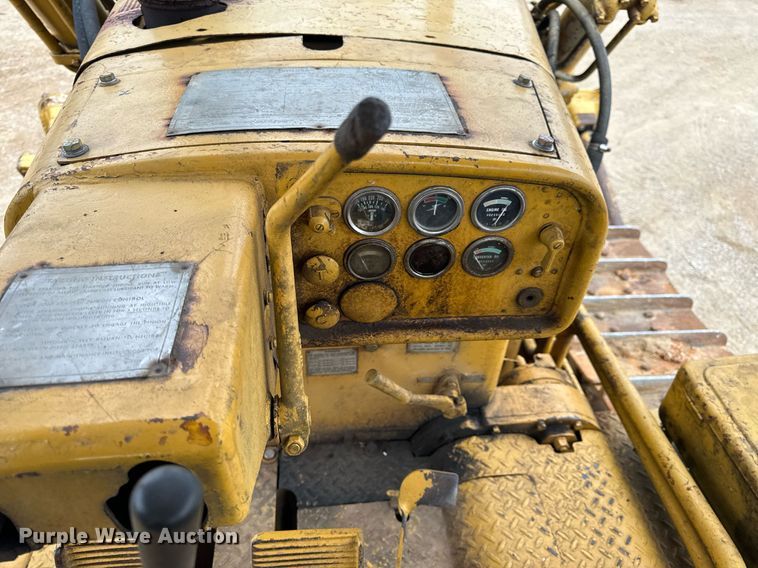 image for item NM9119 1964 Caterpillar D7E dozer
