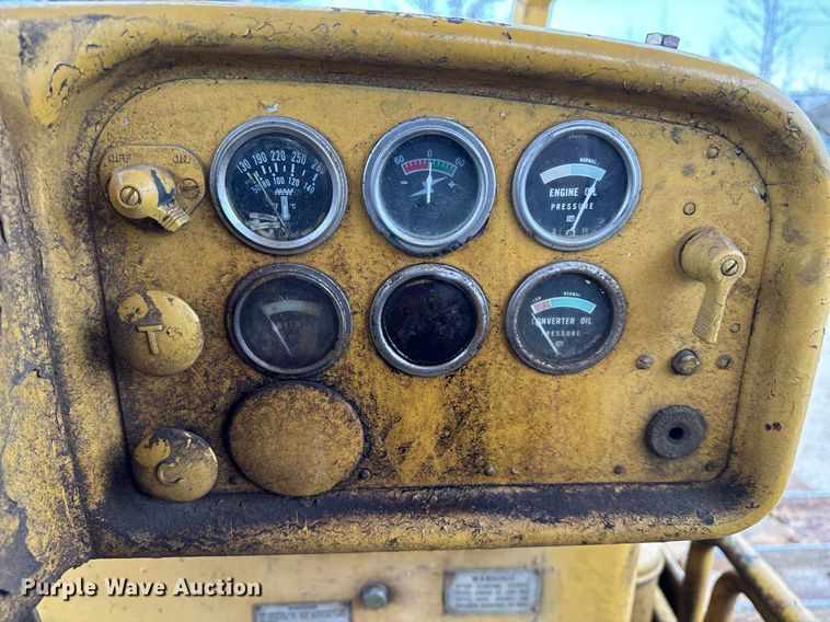 image for item NM9119 1964 Caterpillar D7E dozer