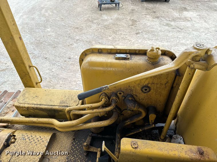 image for item NM9119 1964 Caterpillar D7E dozer