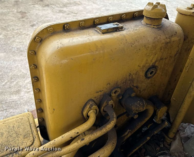 image for item NM9119 1964 Caterpillar D7E dozer