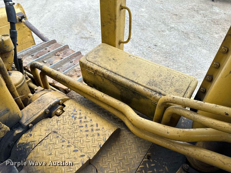 image for item NM9119 1964 Caterpillar D7E dozer