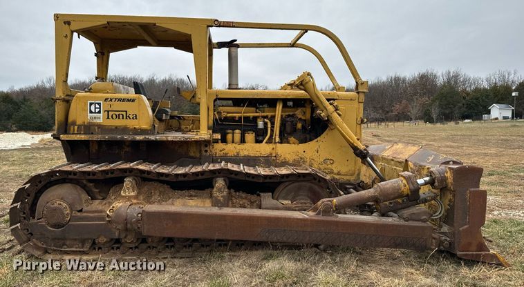 image for item NM9122 1970 Caterpillar D8H dozer