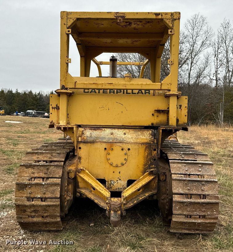 image for item NM9122 1970 Caterpillar D8H dozer