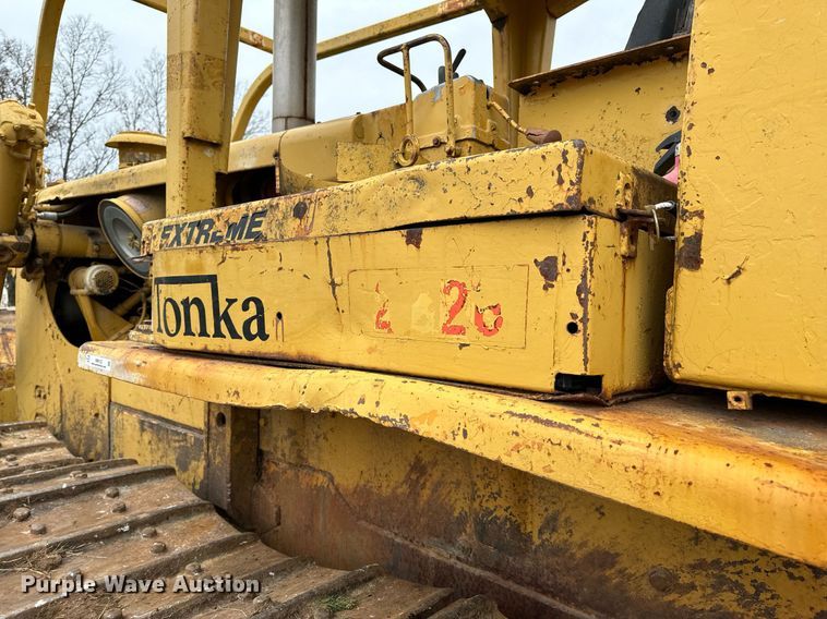 image for item NM9122 1970 Caterpillar D8H dozer