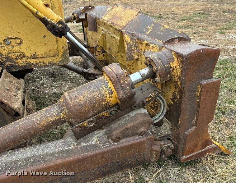 image for item NM9122 1970 Caterpillar D8H dozer