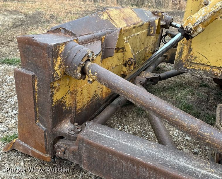 image for item NM9122 1970 Caterpillar D8H dozer