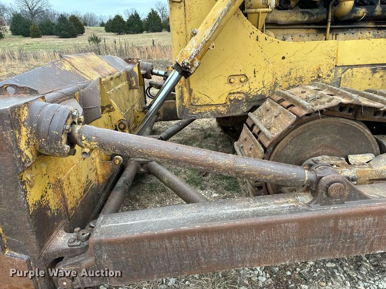 image for item NM9122 1970 Caterpillar D8H dozer