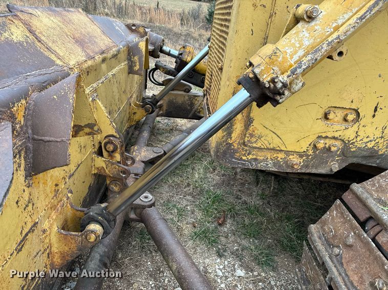 image for item NM9122 1970 Caterpillar D8H dozer