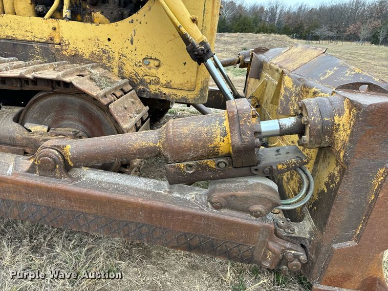 image for item NM9122 1970 Caterpillar D8H dozer