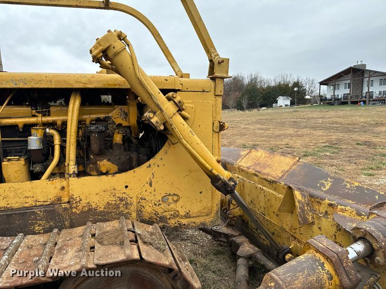 image for item NM9122 1970 Caterpillar D8H dozer