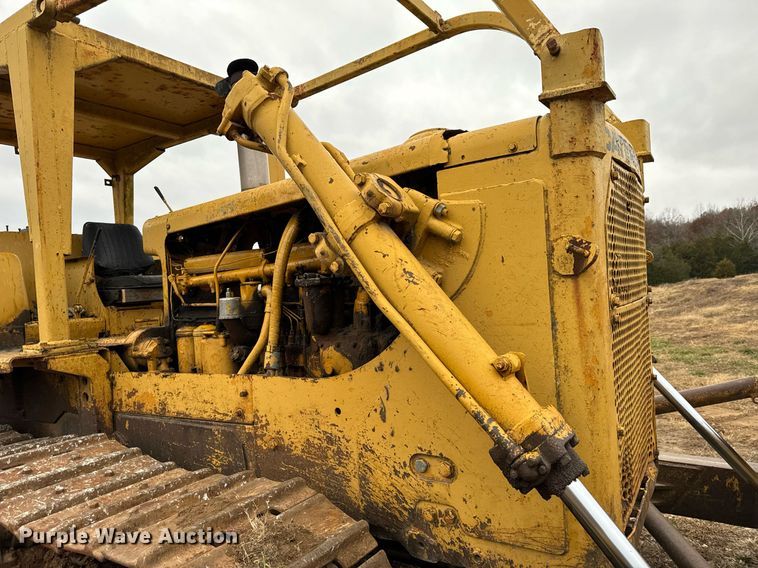 image for item NM9122 1970 Caterpillar D8H dozer