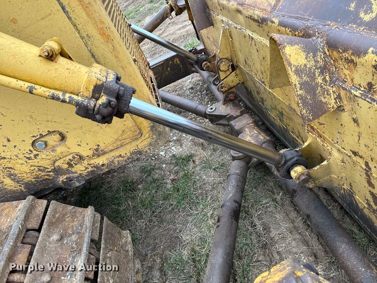 image for item NM9122 1970 Caterpillar D8H dozer