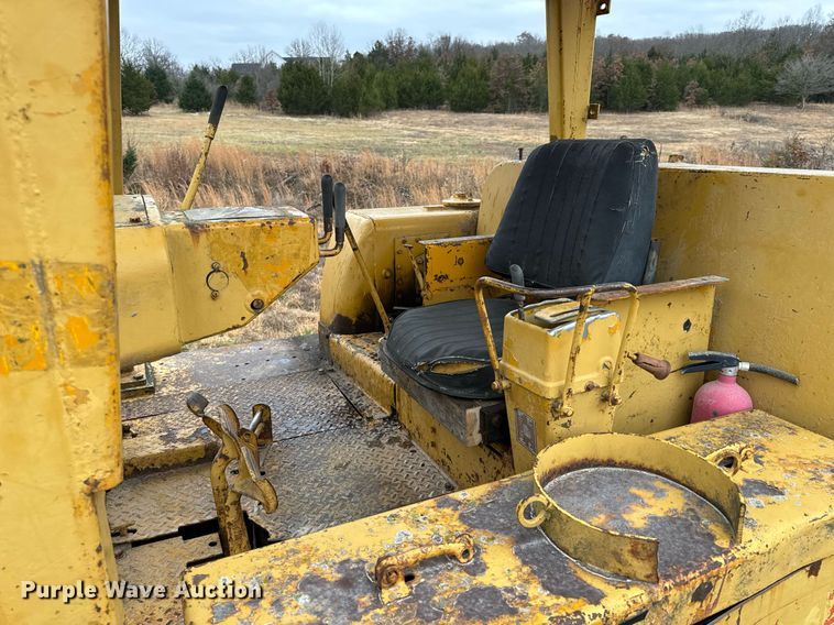 image for item NM9122 1970 Caterpillar D8H dozer