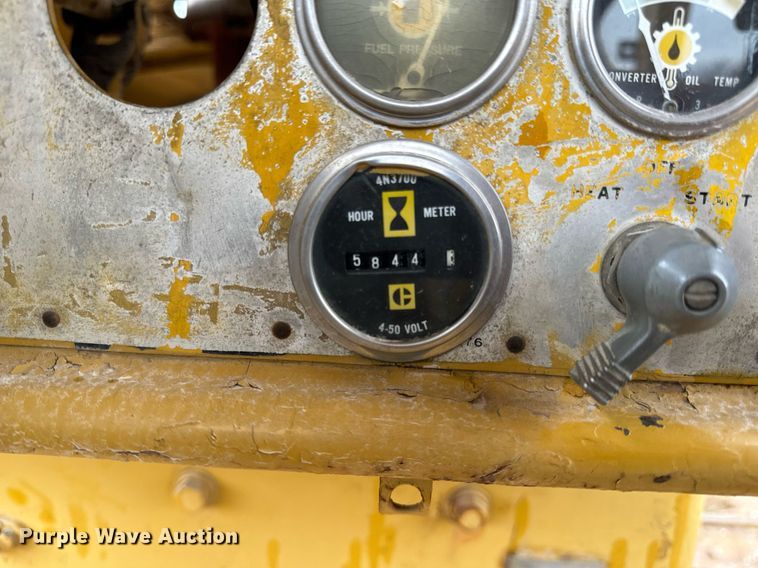 image for item NM9122 1970 Caterpillar D8H dozer