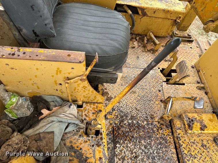 image for item NM9122 1970 Caterpillar D8H dozer