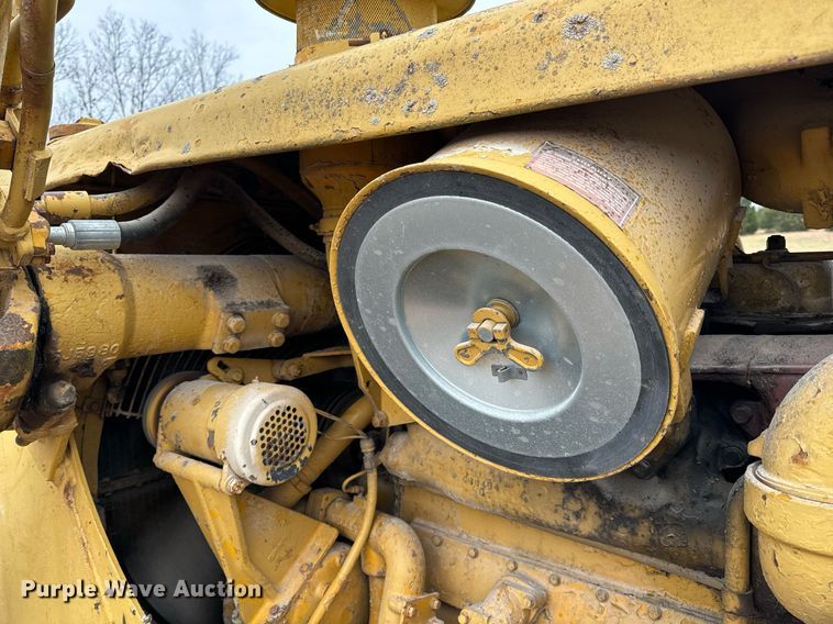 image for item NM9122 1970 Caterpillar D8H dozer