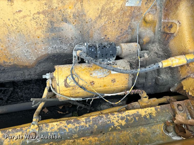image for item NM9122 1970 Caterpillar D8H dozer