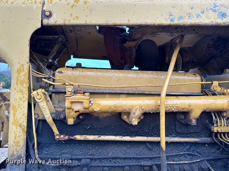 image for item NM9122 1970 Caterpillar D8H dozer