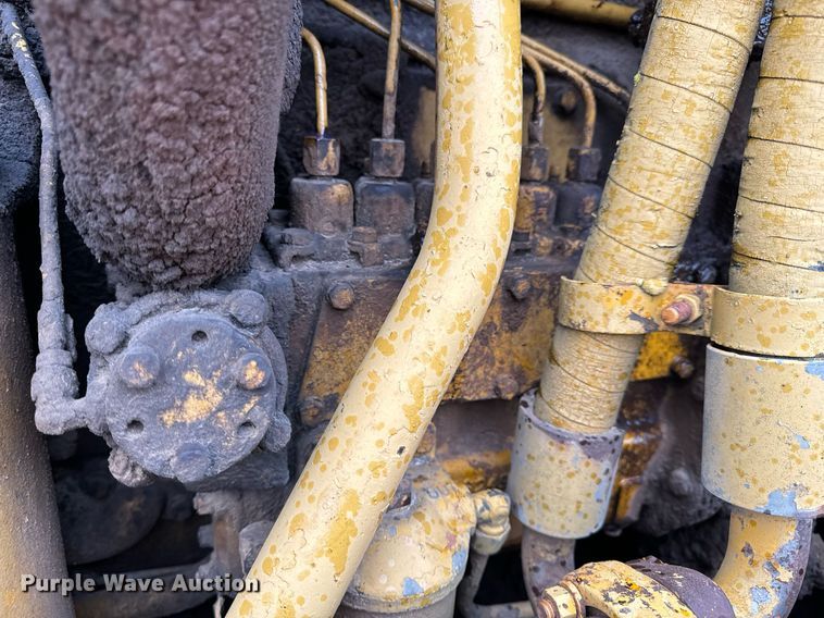 image for item NM9122 1970 Caterpillar D8H dozer