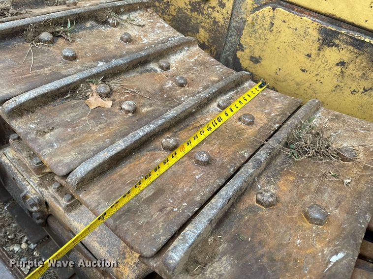 image for item NM9122 1970 Caterpillar D8H dozer