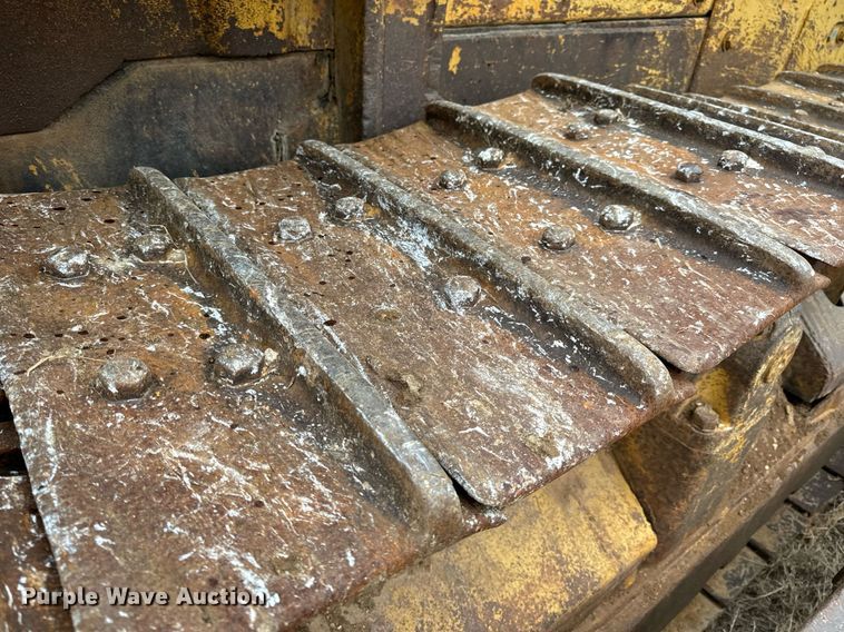 image for item NM9122 1970 Caterpillar D8H dozer