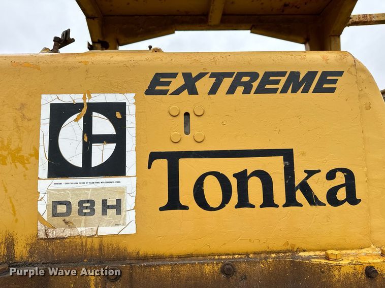 image for item NM9122 1970 Caterpillar D8H dozer