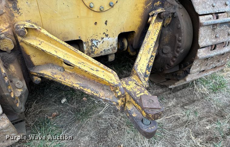 image for item NM9122 1970 Caterpillar D8H dozer