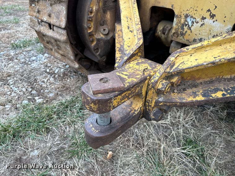 image for item NM9122 1970 Caterpillar D8H dozer