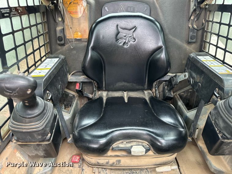 image for item NM9124 2016 Bobcat T650  tracked skid steer loader