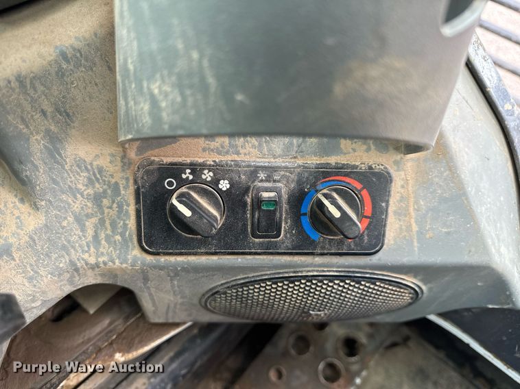 image for item NM9124 2016 Bobcat T650  tracked skid steer loader