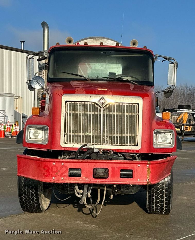 image for item NM9126 2006 International Paystar 5600i  ready mix truck