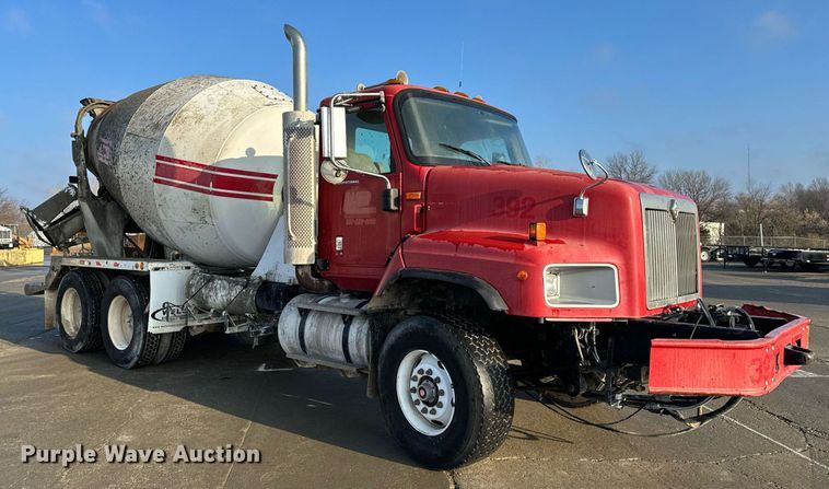 image for item NM9126 2006 International Paystar 5600i  ready mix truck