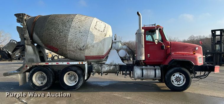 image for item NM9126 2006 International Paystar 5600i  ready mix truck
