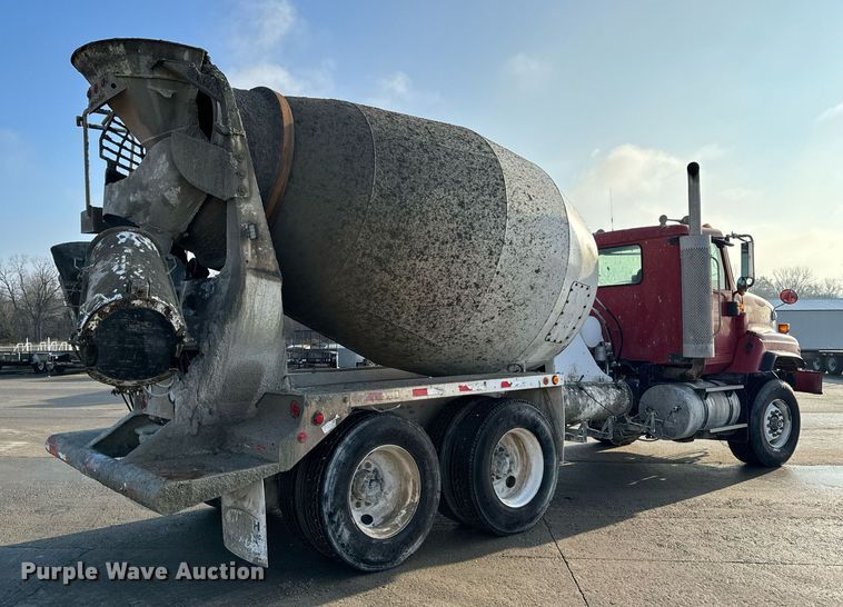 image for item NM9126 2006 International Paystar 5600i  ready mix truck