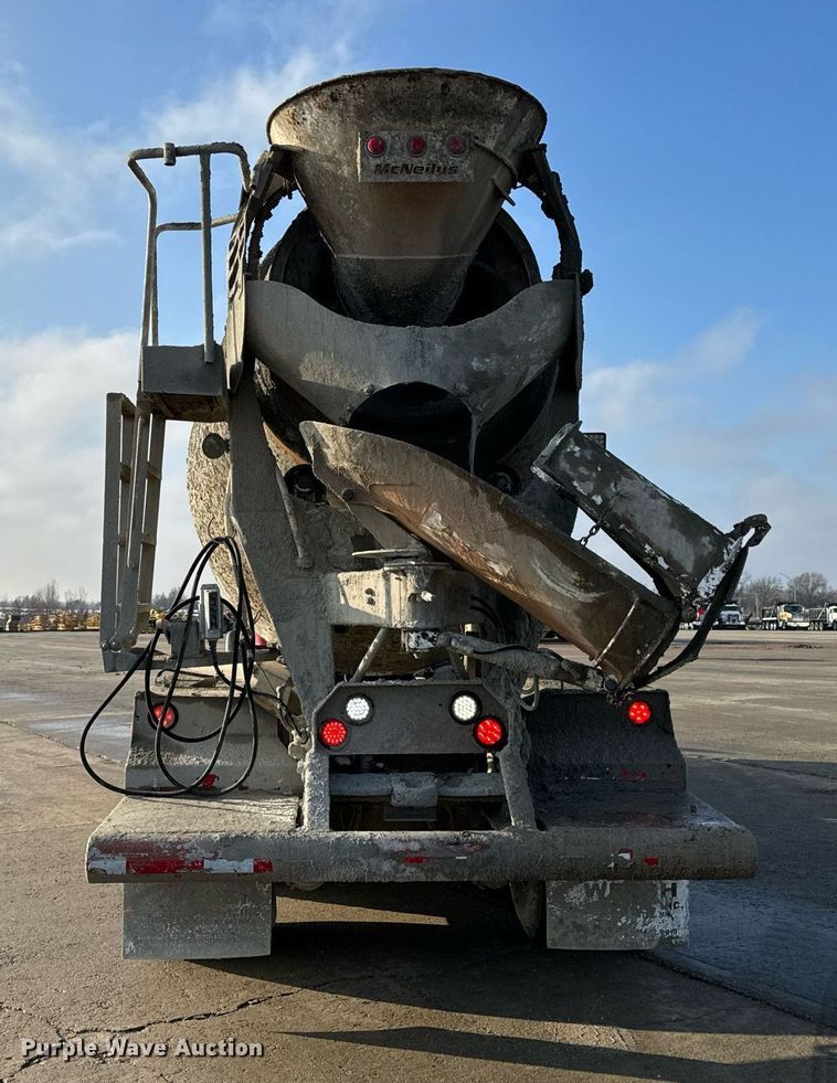 image for item NM9126 2006 International Paystar 5600i  ready mix truck